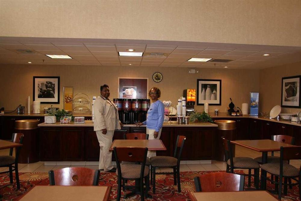 Hampton Inn Селма Ресторант снимка