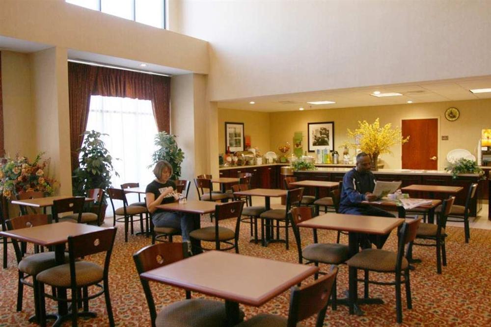 Hampton Inn Селма Ресторант снимка