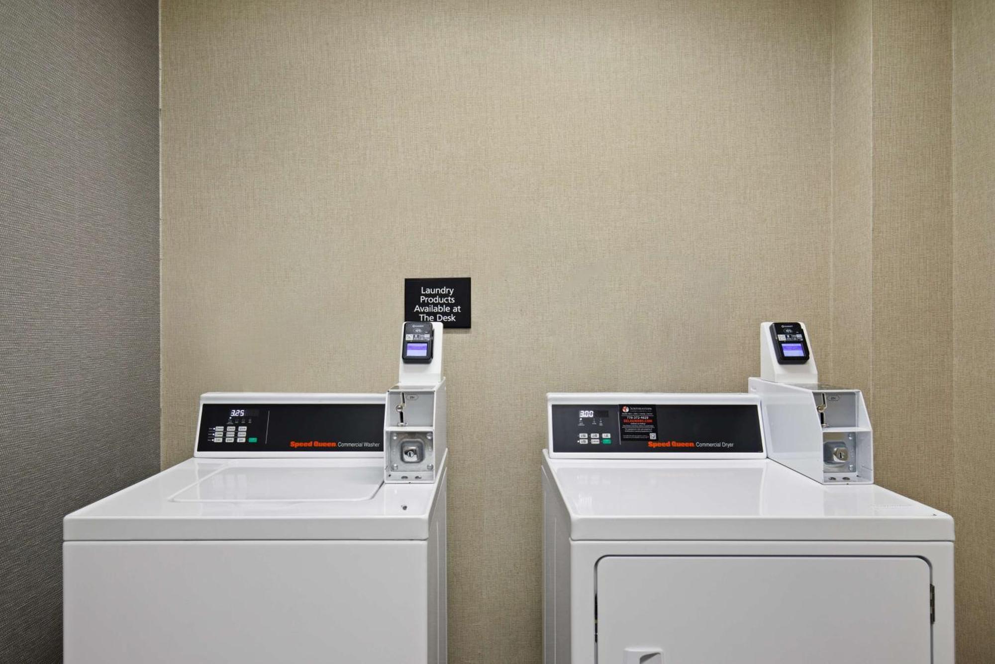 Hampton Inn Селма Екстериор снимка